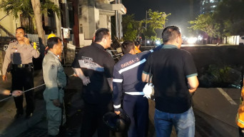 Wawali Wisnu S Buana: Jl. Gubeng Ambles 20 Meter, Diduga Karena Proyek Pondasi Bangunan.