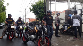 Jaga Kondusifitas Natal&amp;Tahun Baru, Polsek Tegalsari Sambangi Rumah Kosong di Perumahan Elit.