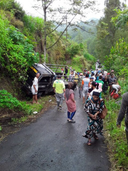 Pick Up Laka Tunggal Makan Korban Jiwa, di Jalur Tutur-Pasrepan.