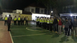 Giat Cipkon Jelang Tahun Baru, Satreskoba Polres Bondowoso Amankan Miras di Sejumlah Kios Pinggir Jalan 