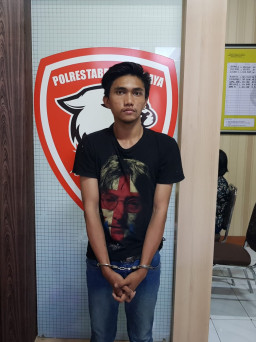 Masuk Ritel Bawa Sabu, Arek Wonokromo Dibekuk Polisi.