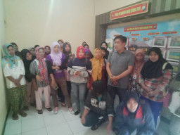 Kanit Reskrim Polsek Tapen, Gugah Pemkab Bondowoso Bantu Kaum Ibu.
