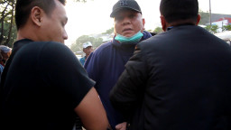 Heboh, Buron Klas Wahid Kejari Surabaya Tabrak Motor Saat Ditangkap.