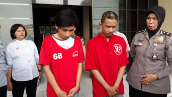Usai Pesta Miras, Gadis Malang Ini di Gilir 2 Pria.