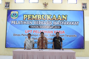 Dinas PMPTSP dan Naker Bondowoso Gelar Pelatihan Berbasis Masyarakat, Selama 15 Hari