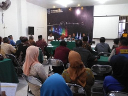 Bapeko, Kabag Pemerintahan Surabaya dan Camat Sawahan, Bahas Murenbang 2019 di Kelurahan Petemon.