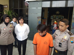 Cabuli Saudara Sendiri, Arek Simo Pomahan di Ringkus Unit PPA Polrestabes Surabaya.