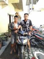 Diduga Rampas HP, 2 Pelajar Ini Ditangkap Opsnal Polsek Gayungan.