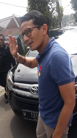 Cawapres Sandiaga Uno, Kunjungi Peternak Sapi dan Petani Apel Nongkojajar Pasuruan. 
