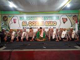 Group Hadrah Al-Banjari Jabal Arief Polda Jatim, Ikut Meriahkan Pengajian Akbar di Jember.