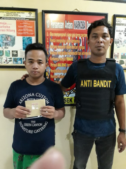 Simpan Sabu di Sarung, Arek Karang Menjangan di Bekuk Polisi.