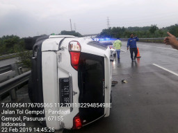 Pajero Terguling di KM 50 Tol Malang-Surabaya, Usai Menenggor Mobilio.