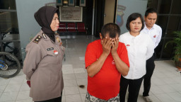 Cabuli Ponakan Sendiri Hingga 3 Tahun, Suparman Sang Paman Bejat di Ciduk PPA Polrestabes Surabaya.