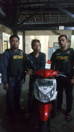 Apes, Baru Naiki Motor Curian, Pelaku Curanmor Dihajar Warga.