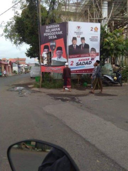 Wakil Ketua PDIP Jatim Prihatin, Banner Jokowi di Rusak.