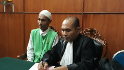 Simpan Sabu Dalam Helm, Arek Kupang Gunung Jaya Jadi Pesakitan.