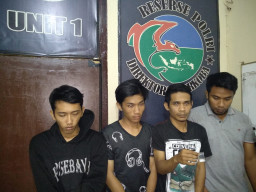 4 Pria Ini Apes, Belum Sempat Pesta Sabu Keburu di Bekuk.