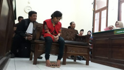 Ibu Pembunuh Bayi Ini, Berbelit dan Menangis Saat Persidangan.