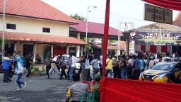 Polres Pasuruan Kota Gelar Simulasi Sispamkota, Untuk Pengamanan Pemilu 2019.