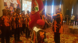 La Nyalla: Gerbong Pemuda Pancasila Mutlak Dukung Jokowi, Bagi Yang Bersebrangan Silahkan Parkir di Stasiun Terdekat.