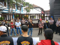 Curigai Dana Desa Bocor, 100 Orang Massa GPI Luruk Inspektorat Kabupaten Blitar.
