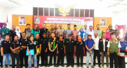 Puluhan Wartawan Banyuwangi, Deklarasikan Pemilu Damai Dan Sukses.