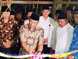 Wakil Bupati Blitar, Resmikan Musholla Desa Kemloko.