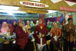 Peringati HUT Blitar ke 113, Pemkab Blitar Gelar Bazar Djadoel.