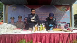 Polda Jatim Musnahkan Barang Bukti Narkoba, Hasil Ungkap Kasus Polda Bersama Polrestabes Surabaya, Polres Malang dan Sidoarjo. 