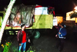 Distribusi Kotak Suara Pilpres dan Pileg, Dapat Pengawalan Ketat Dari Polsek Pujer.