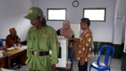 Paslon Capres No 01, Kalah Saat Pemungutan Suara Lanjutan di TPS 03 Desa Wangkal Wetan Pasuruan.
