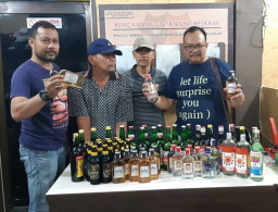 Polsek Sawahan Kembali Grebek Pedagang Miras Jarak.