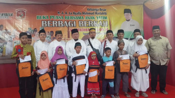 Peduli Anak Yatim, La Nyalla Bukber dan Santuni Anak Yatim Dari 4 Yayasan di Surabaya.