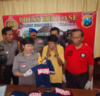Curi 9 Baju Jenis T-Shirt Anak-Anak di Mall, Ardhiansyah Lebaran di Mapolsek Simokerto.