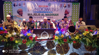 Puluhan Ribu Alumni dan Santri Salafiyah Syafiiyah dan Sayid Al Maliki, Hadiri Pengajian di Kejayan Pujer Bondowoso.