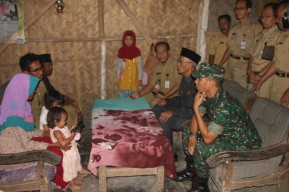 Setelah Wabup, Giliran Bupati Kunjungi 4 Anak Yatim Yang Luput Dari Bantuan Baznas Pemerintah.