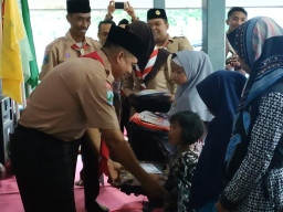 Camat Tamanan Serahkan Bantuan Kepada 165 Anak Yatim Piatu.