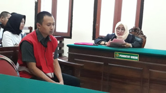 Jual Beli Komodo, Riski Warga Jateng Diadili di PN. Surabaya.