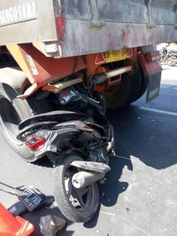 Kecelakaan Beruntun di Karang Asem Pasuruan, Akibatkan 1 Orang Meninggal Dunia di TKP