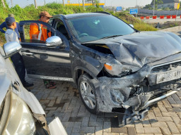 Saat Nyalip dan Nabrak Mitsubishi Outlander, Lalu Ertiga Putih Kabur