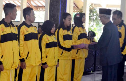 Bakar Semangat Atlet, Bupati Salwa Janjikan Bonus Puluhan Juta Bagi Peraih Medali Porprov Jatim VI.