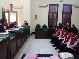 5 Terdakwa Narkoba Ini Divonis 1,5 Tahun, Terdakwa dan Jaksa Sama-Sama Pikir-Pikir.