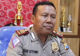 Material Habis, Pemohon SIM di Bondowoso di Beri Suket.