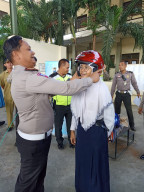 Awal Pelajaran Baru, Kasat Lantas Polrestabes Surabaya Sosialisasi Berlalu Lintas dan Perkenalkan Aplikasi Jogo Suroboyo.