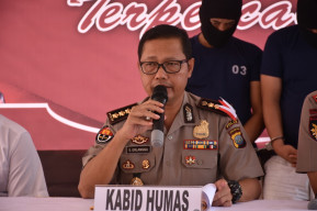 Dirpolairud Polda Kepri Amankan 9 PMI Ilegal, 2 Pengurus"Calo" Ditangkap 3 Lainnya DPO.