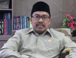Ketua DPRD Bondowoso, Sesalkan Bupati Lambat Ngangkat Sekda.