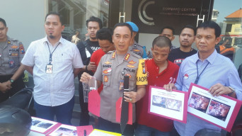 Spesialis Rampok Minimarket, Dibekuk Tim Gabungan Satreskrim Polrestabes Surabaya.