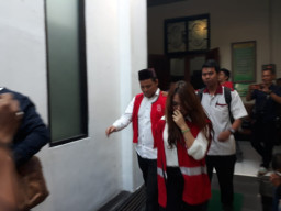 Ela, Kekasih Farid Ali Anak Bos Putra Buana, Kembali Jalani Sidang.