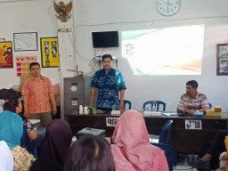 Dinas Pertanian Surabaya Beri Pelatihan dan Bantuan Hidroponik, di RW 3 Kupang Krajan.