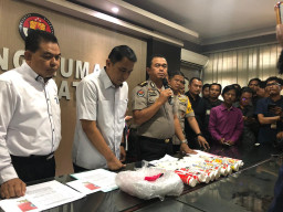 Desa Sokobanah Sampang, Kembali Digrebek Polda Jatim, 1 Kg Sabu Diamankan.